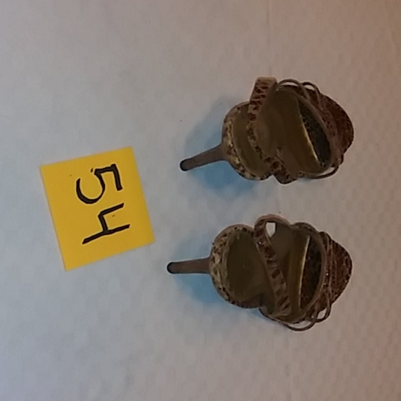 Heels - Picture 2 of 4